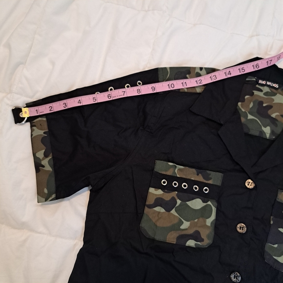 Dead Threads Womens XL Shirt Goth Black Camouflage Button Down Short Sleeve - Picture 12 of 13